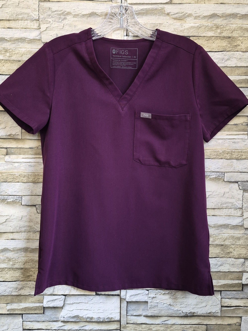 FIGS Scrub Top Women's Size XS Burgundy Short Sleeve V-Neck Medical Uniform